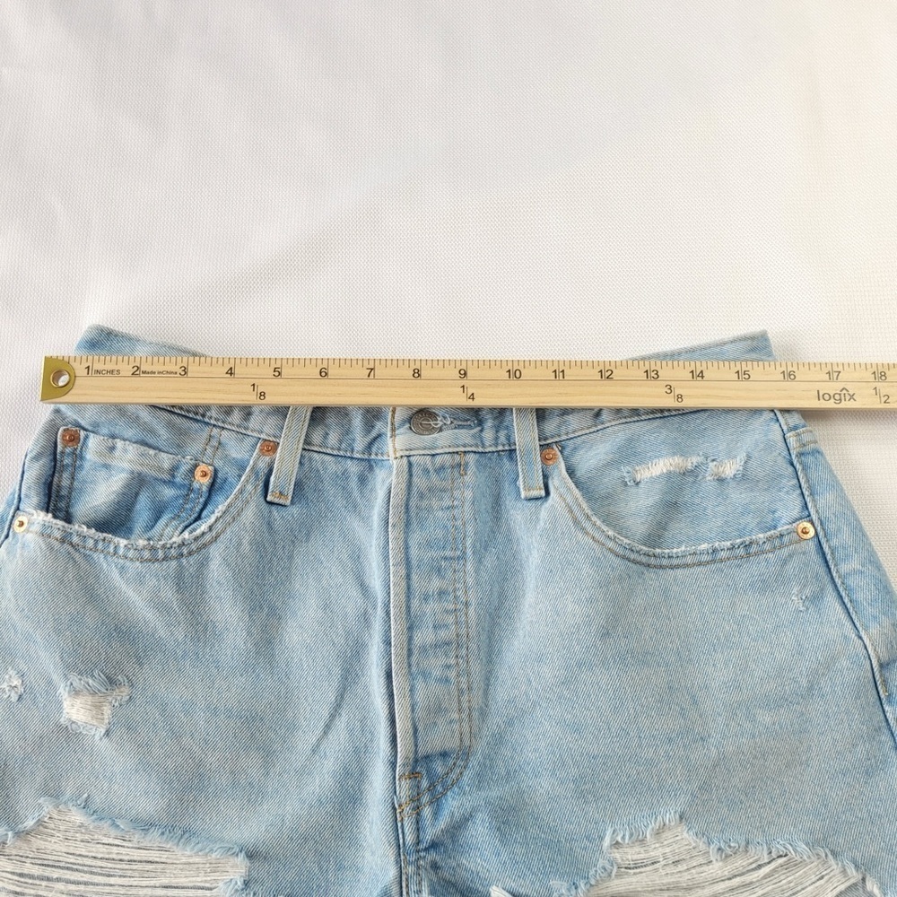Levi's Light Blue Distressed 501 Jean Shorts size 32 - Picture 8 of 11
